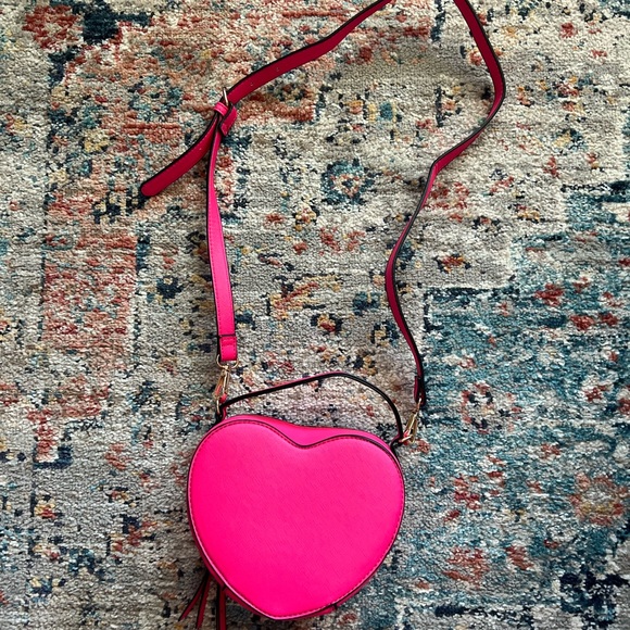 Handbags - Heart-Shaped Pink Crossbody Bag